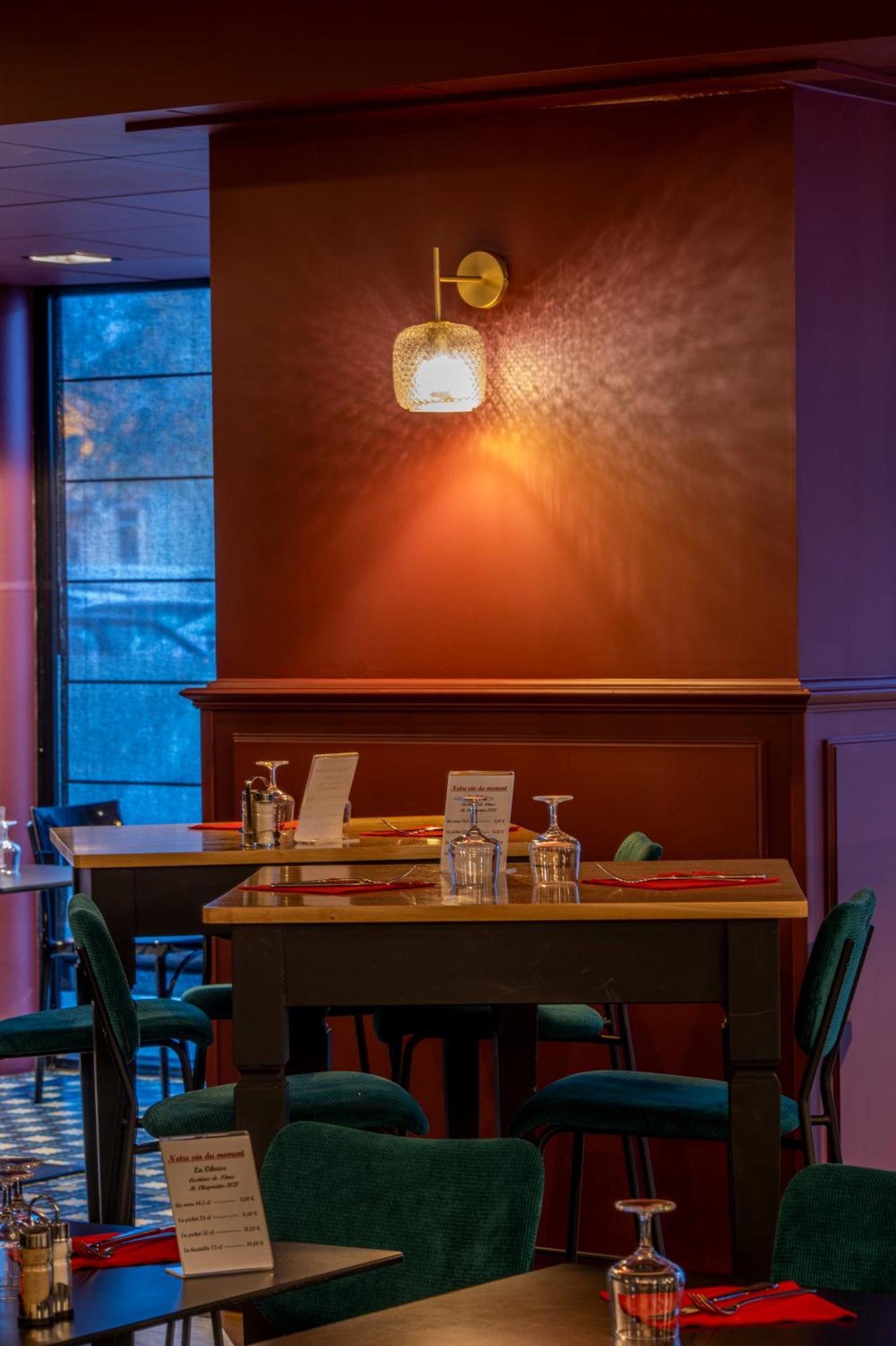 Logis Des Bourbons Hotel