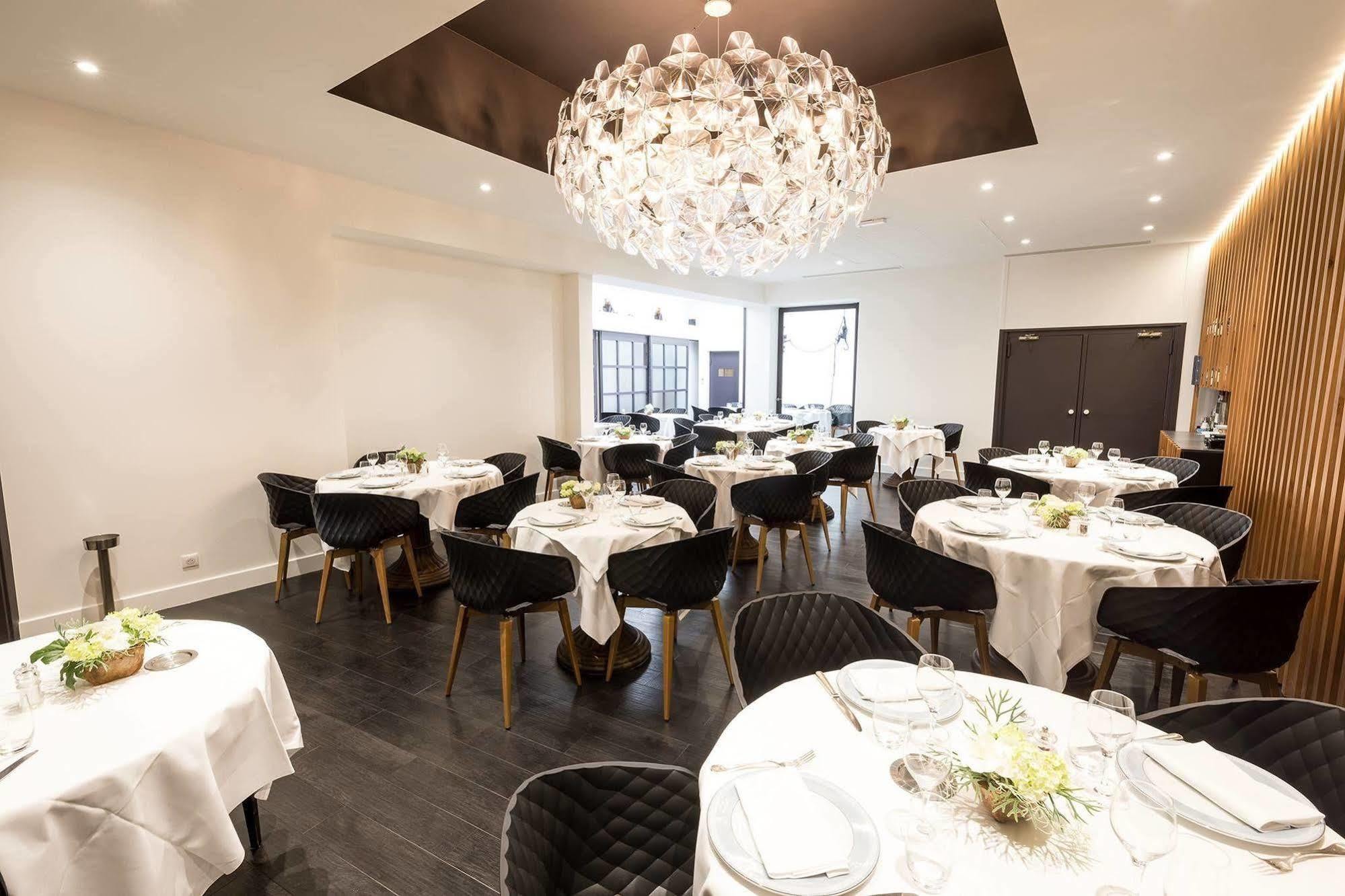 Hotel Logis Des Bourbons