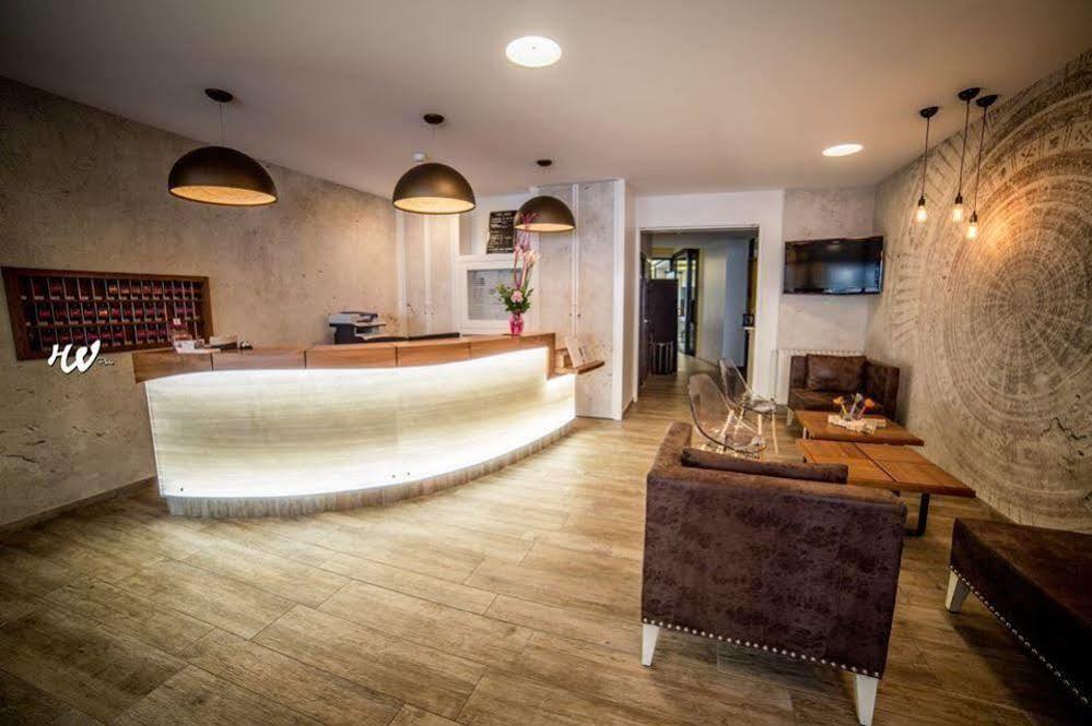 Hotel Logis Des Bourbons